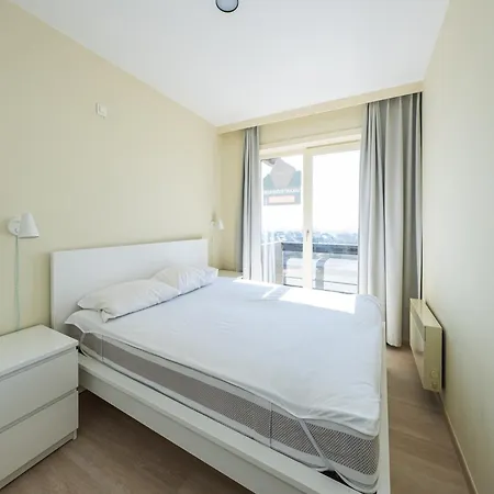 With Sunny Terrace And Sea View מידלקרק