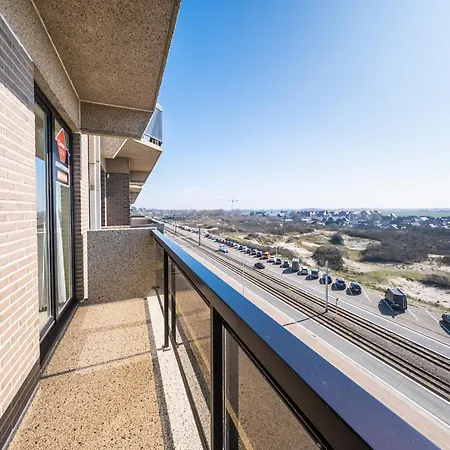 With Sunny Terrace And Sea View מידלקרק