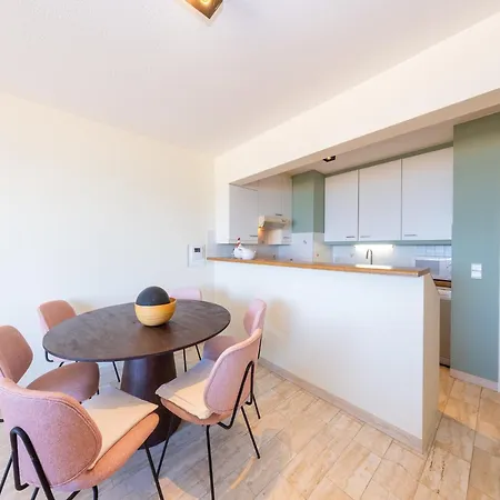 With Sunny Terrace And Sea View * מידלקרק